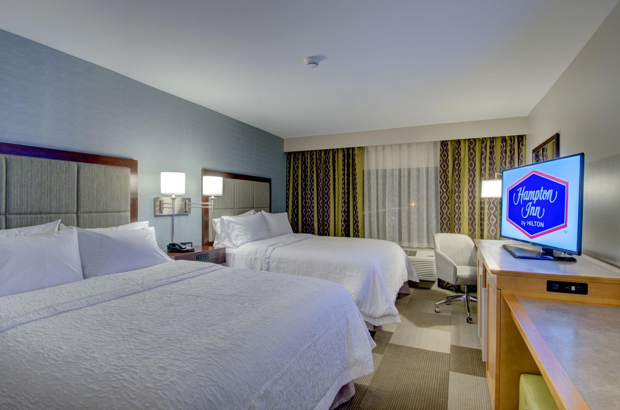 Hampton Inn Boston - Уэстборо Экстерьер фото