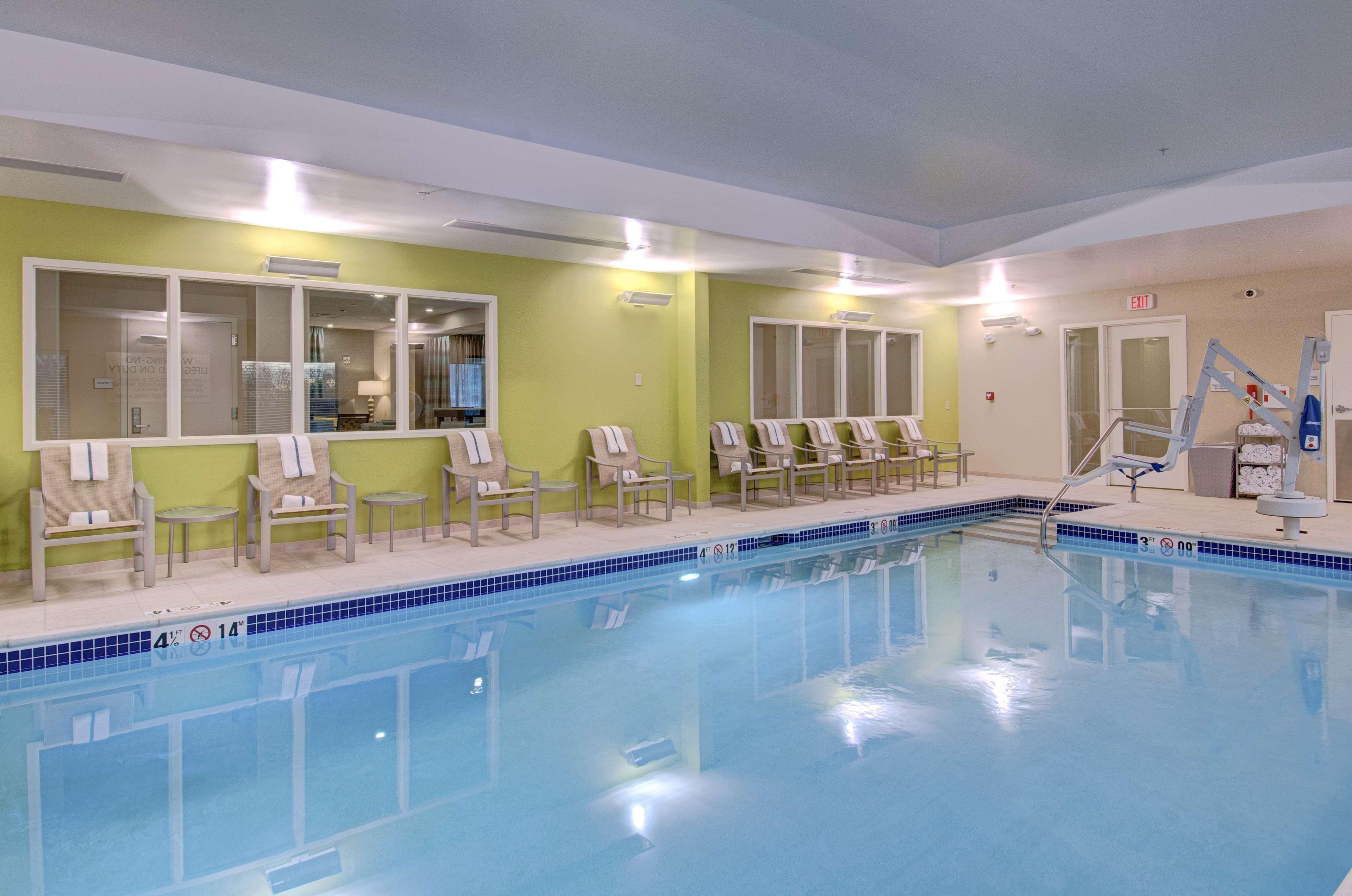 Hampton Inn Boston - Уэстборо Экстерьер фото