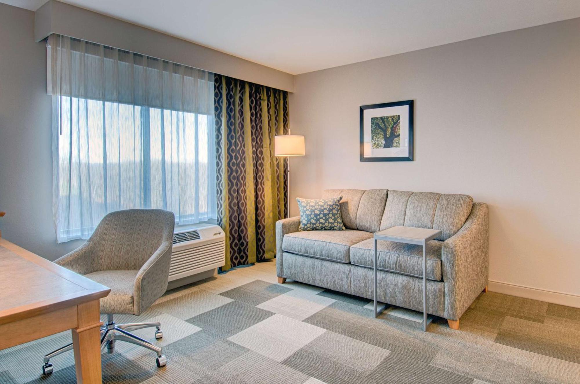 Hampton Inn Boston - Уэстборо Экстерьер фото