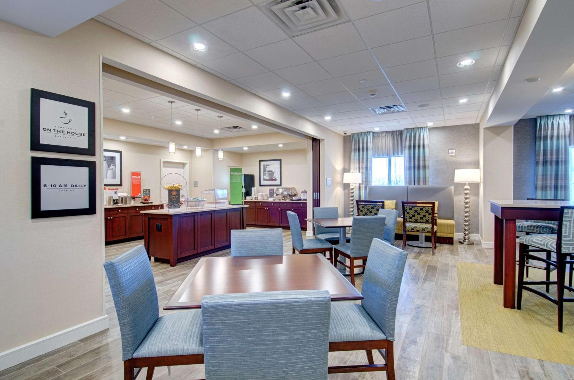 Hampton Inn Boston - Уэстборо Экстерьер фото