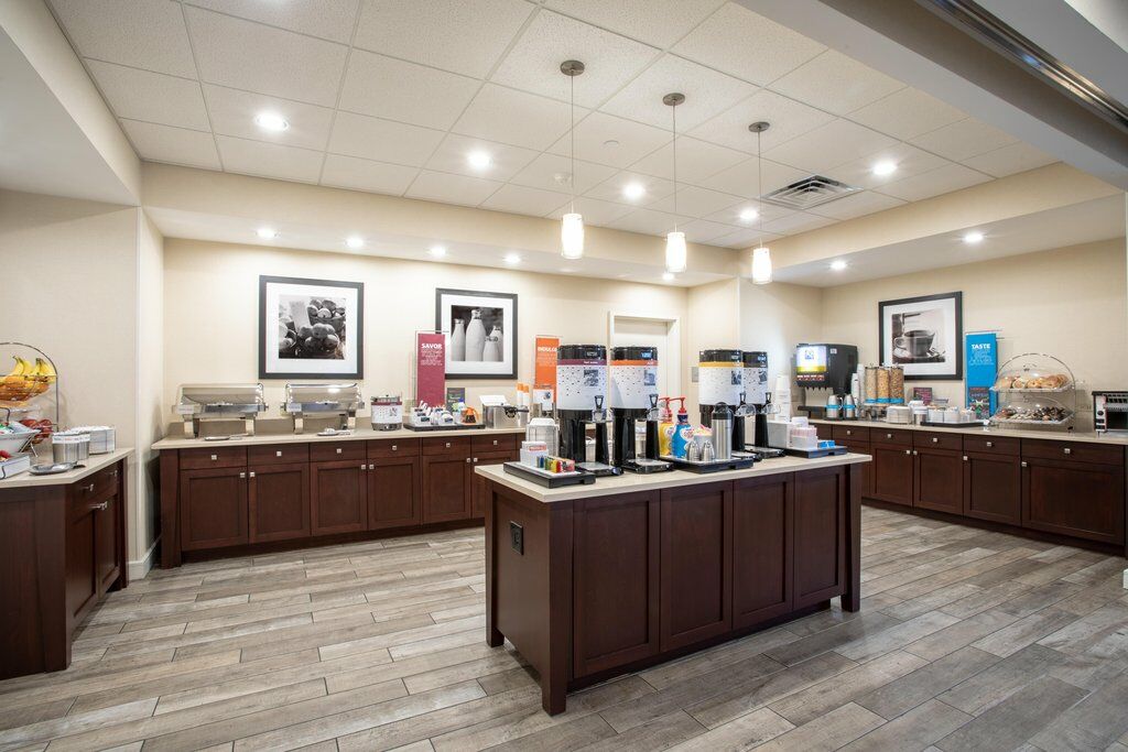 Hampton Inn Boston - Уэстборо Экстерьер фото